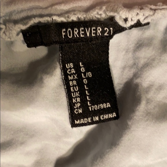 3 for 15$ Forever 21 Floral Halter Crop - Picture 3 of 3